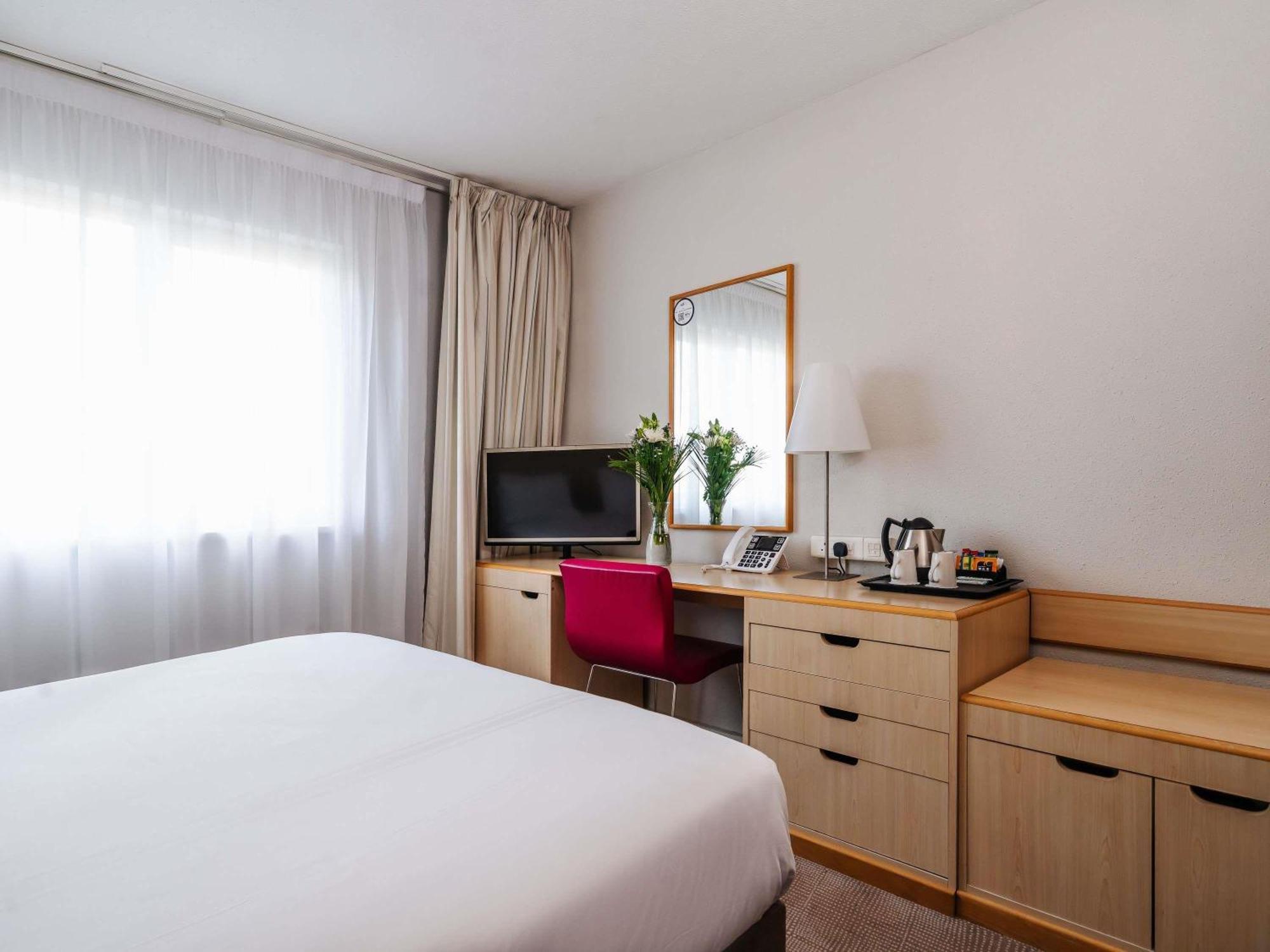 Novotel Milton Keynes Exterior foto